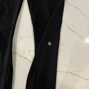 Lululemon align leggings. 25 inch long . Buttery soft texture.